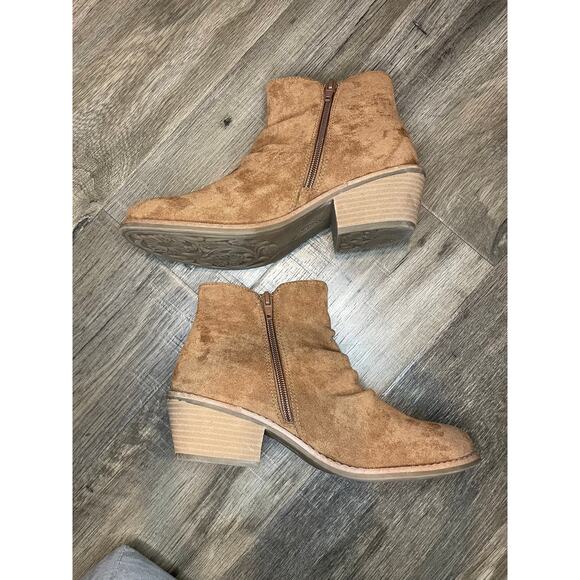 Sofft Euro Soft Adeah Brown Booties 7.5 Vegan Leather Normcore Classic Comfort - Picture 3 of 10